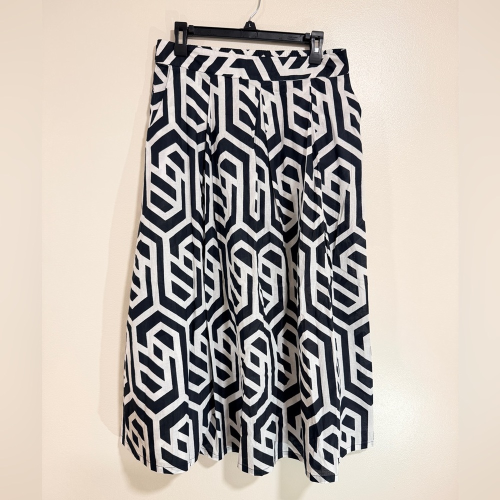 Black And White Geometric Printโ Maxi Skirt Size L Quiet Luxury Resort Academia